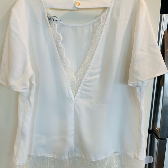 Dynamite Woven tshirt with lace - Picture 2 of 3